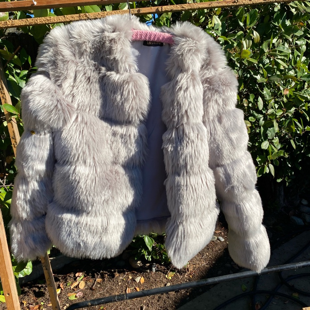 Luxurious Faux Fur Women’s Jacket - Gray